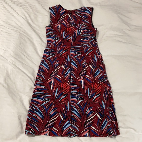 Vibrant leaf pattern sheath dress - Picture 9 of 9